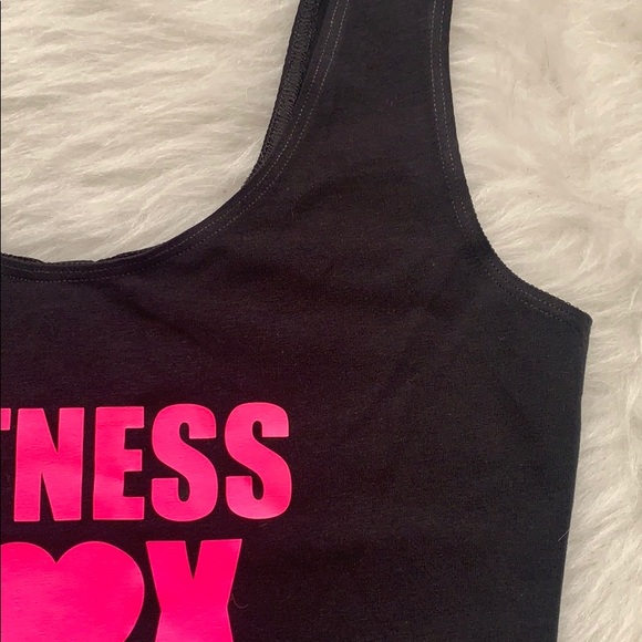 LAST CALL Fitness Fox Crop Top - Picture 6 of 9